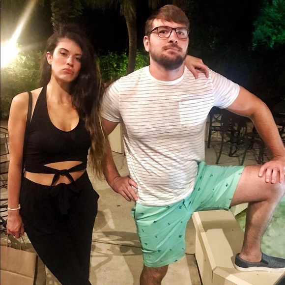 Meet your Posher, Jessika 💜 - Picture 2 of 4